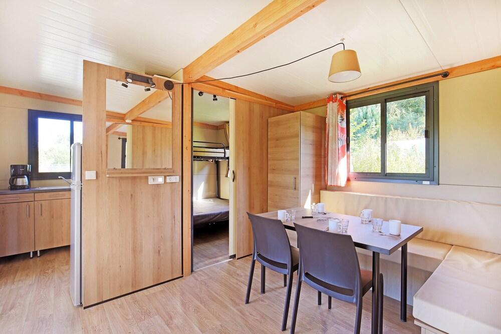Huttopia Les Chateaux Campsite